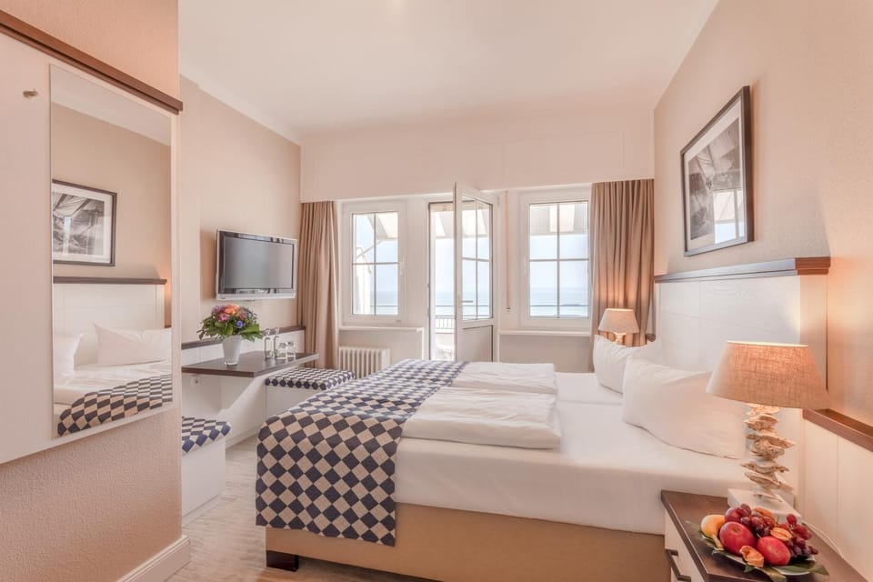 Seating area, Bedroom