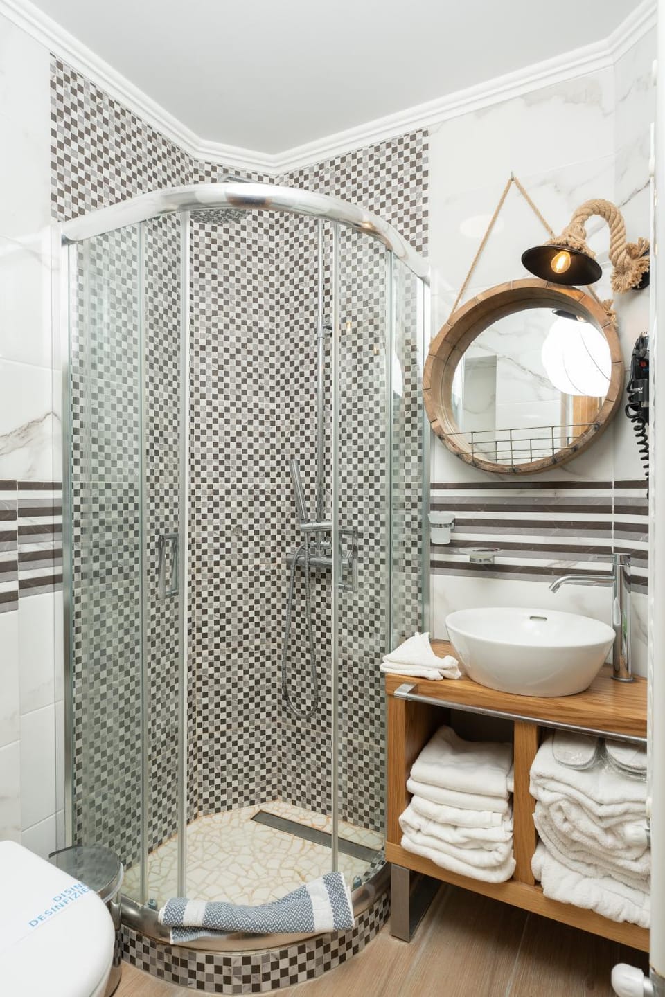 Shower, Bathroom, towels