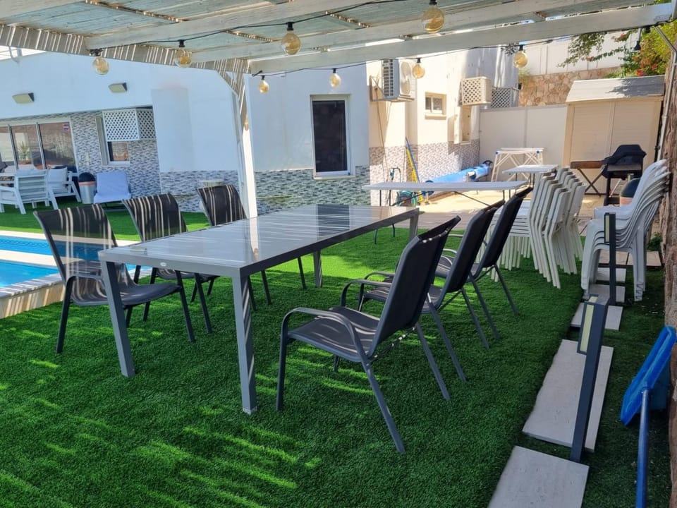 Villa with heated pool and Jacuzzi Sea View 300m Front of the Beach Villa in Eilat
