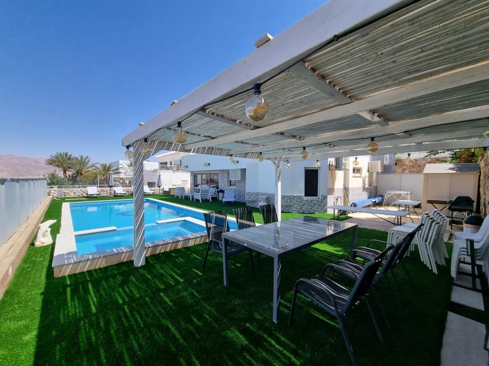 Villa with heated pool and Jacuzzi Sea View 300m Front of the Beach Villa in Eilat