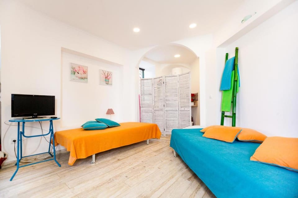 Communal lounge/ TV room, Kitchen or kitchenette
