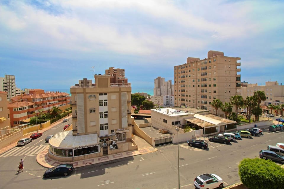 Day, Neighbourhood, Bird's eye view, Other, City view, Street view, Parking