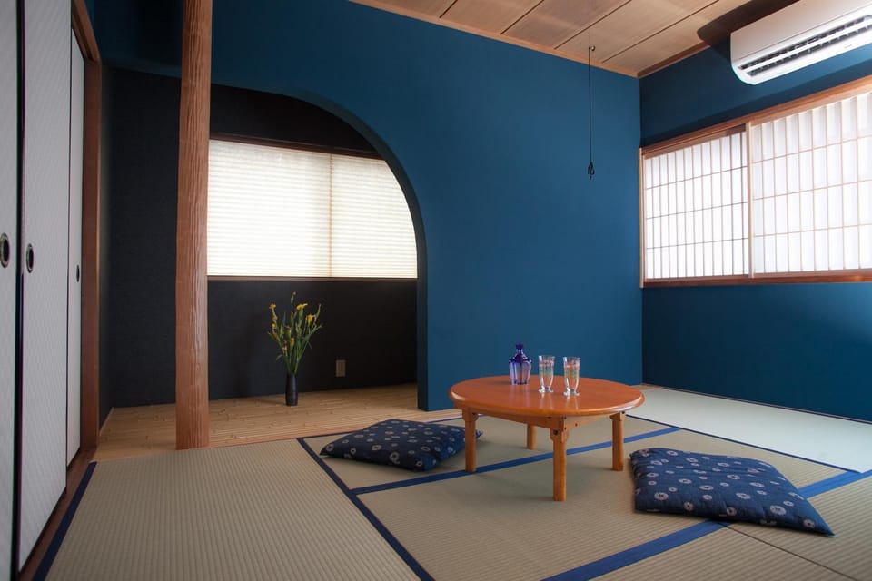 Photo of the whole room, Bedroom