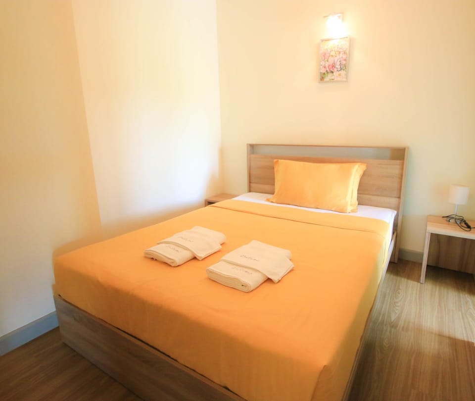 Baan Rub Lom by Jane Apartment in Laos