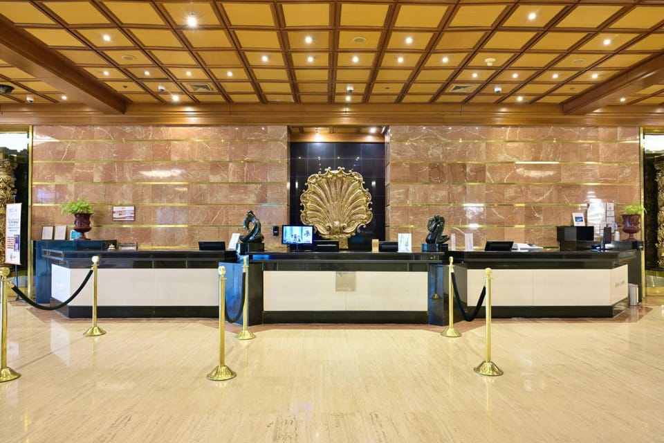 Facade/entrance, TV and multimedia, Lobby or reception