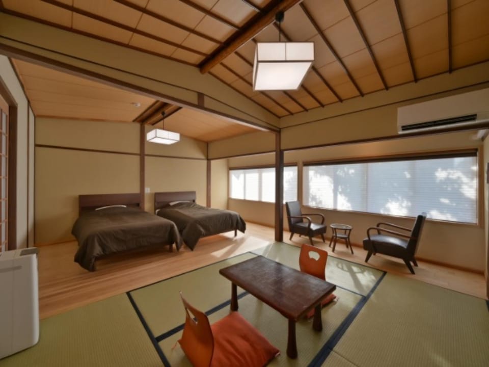 Photo of the whole room, Guests, air conditioner