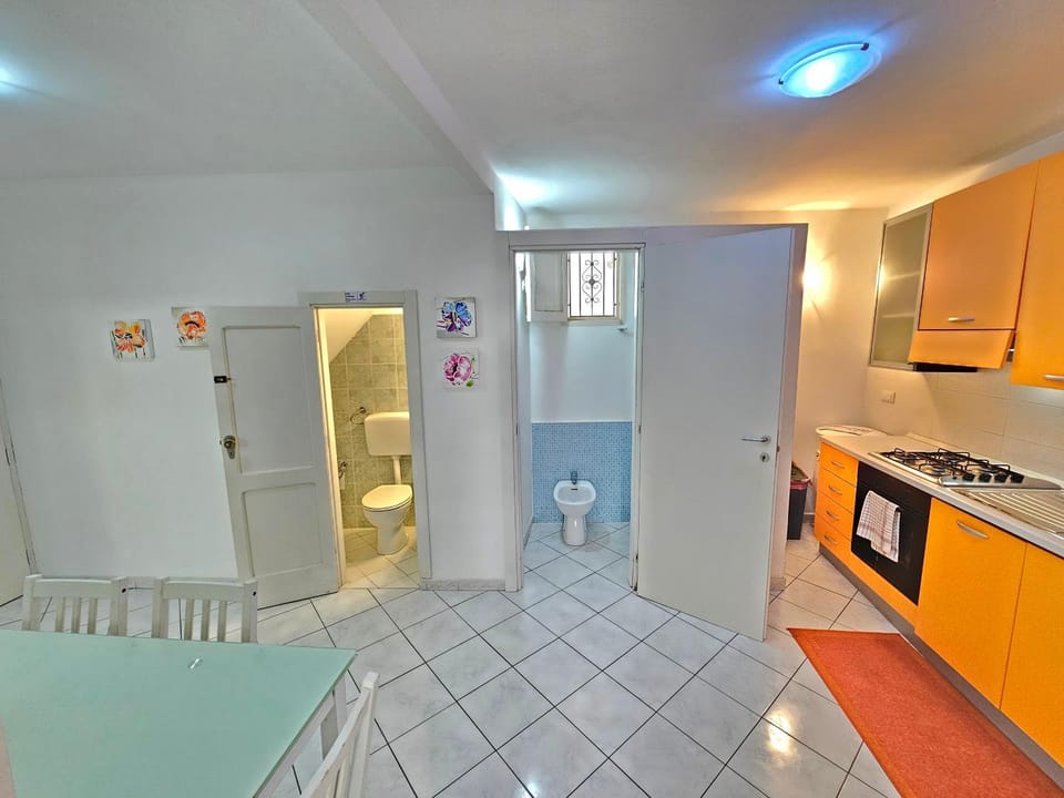 Kitchen or kitchenette, Photo of the whole room