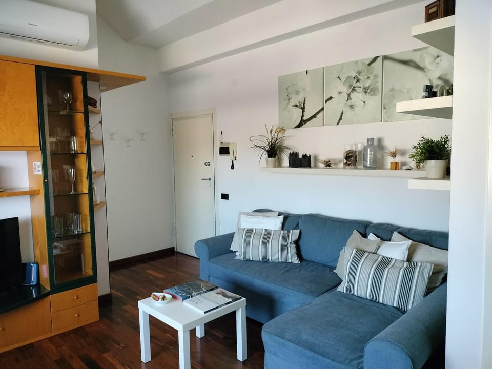 TV and multimedia, Seating area