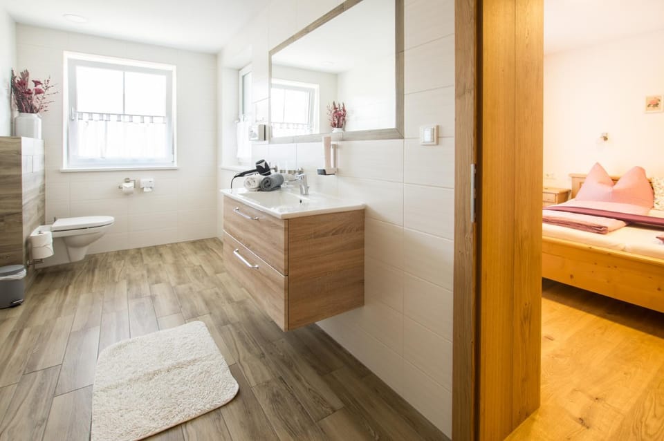 Shower, Toilet, Bathroom, Balcony/Terrace, Bedroom