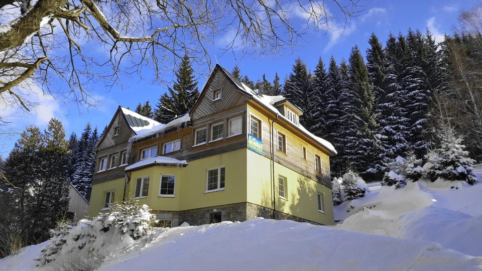 Property building, Facade/entrance, Day, Winter