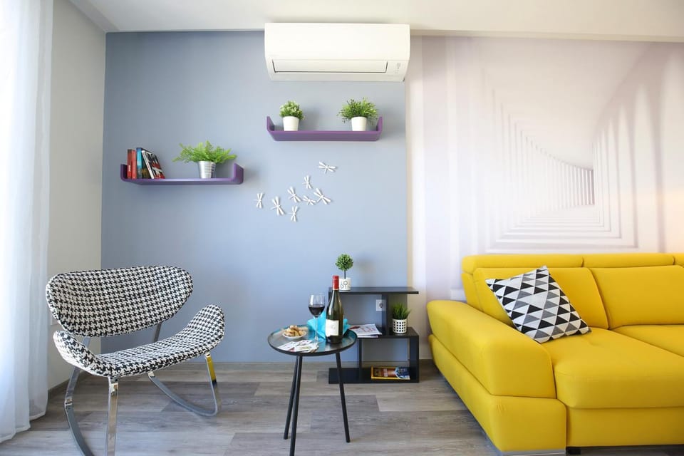 Living room, Decorative detail