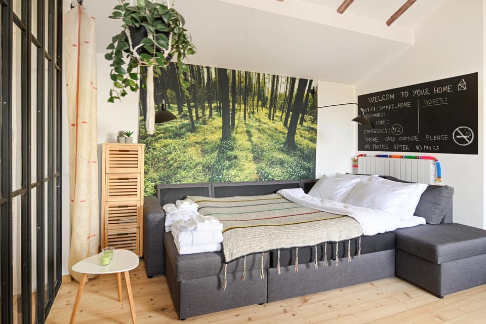 Bed, Living room