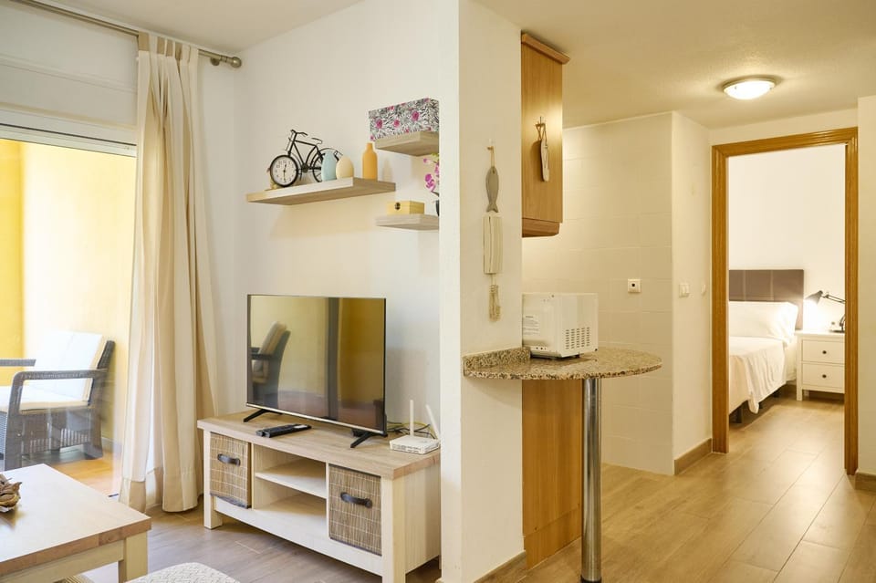 TV and multimedia, Kitchen or kitchenette, Bedroom
