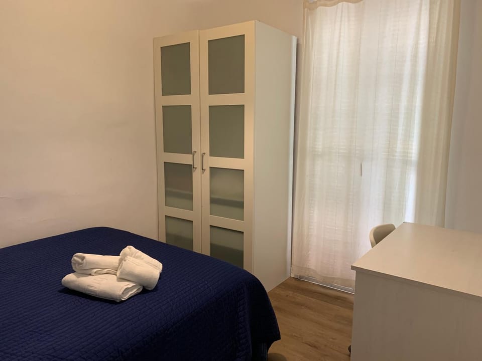 Bed, Photo of the whole room, Bedroom, wardrobe