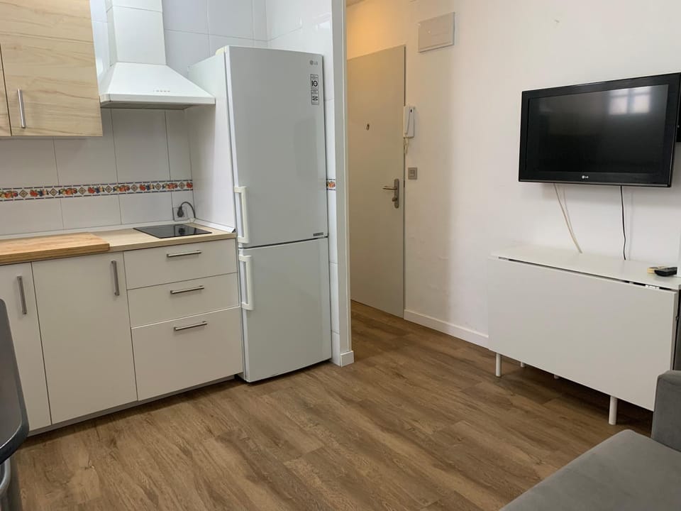 TV and multimedia, Kitchen or kitchenette, stove