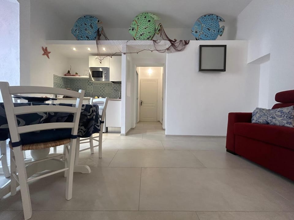 Kitchen or kitchenette, Living room, Seating area, Dining area, minibar