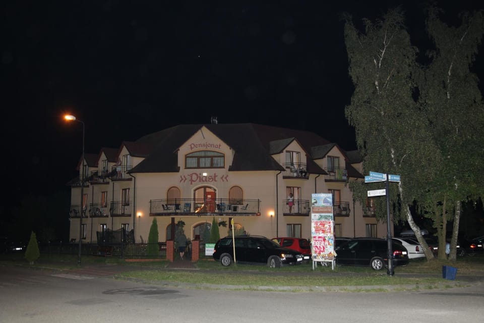 Facade/entrance, Night