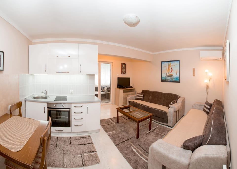 Kitchen or kitchenette, Living room, Dining area