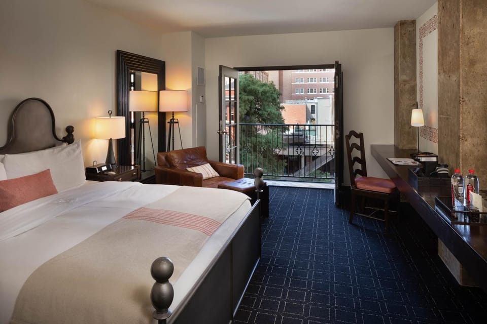 Bed, Balcony/Terrace, Seating area, Bedroom