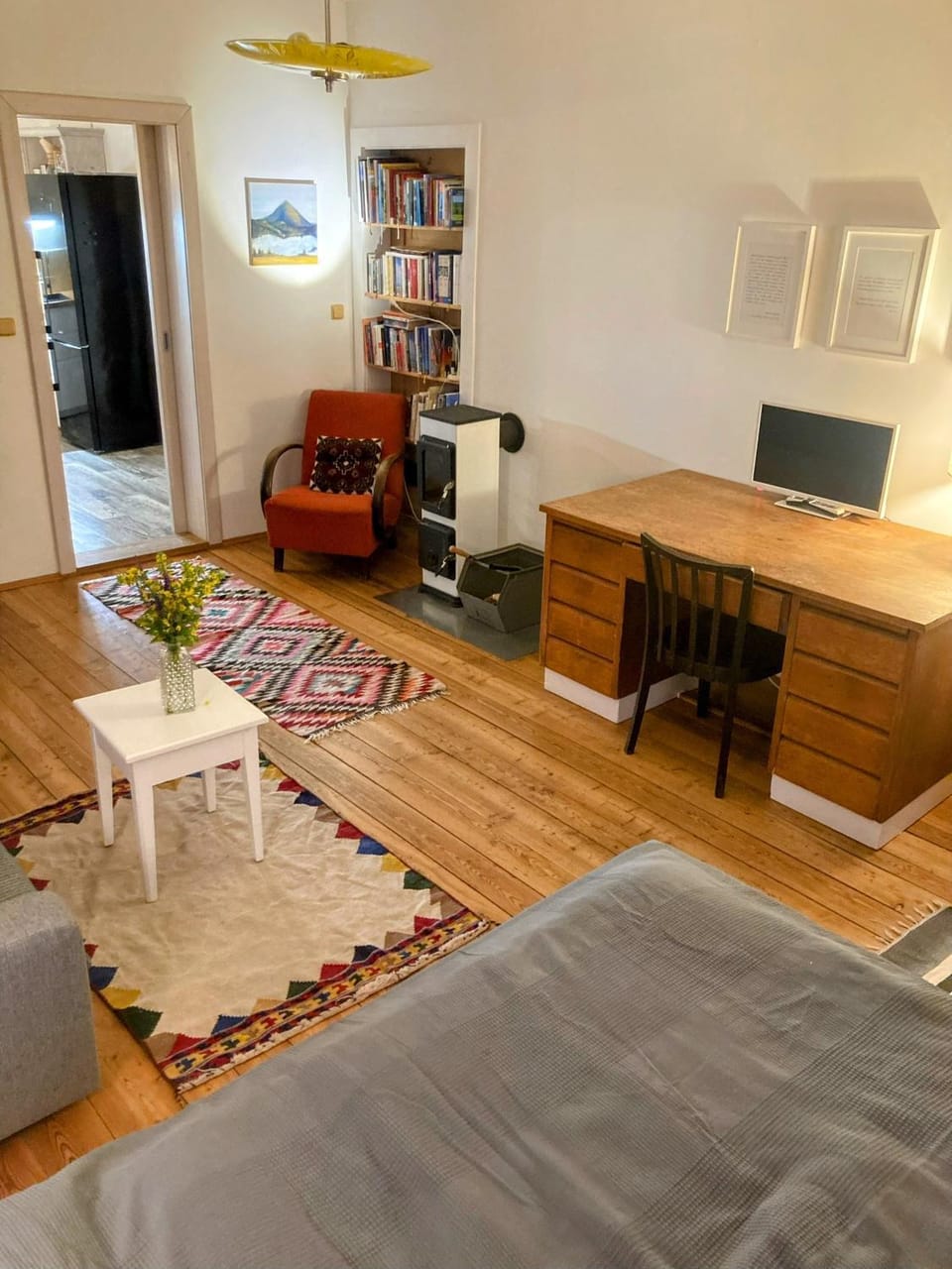 Library, Photo of the whole room, Bedroom, fireplace