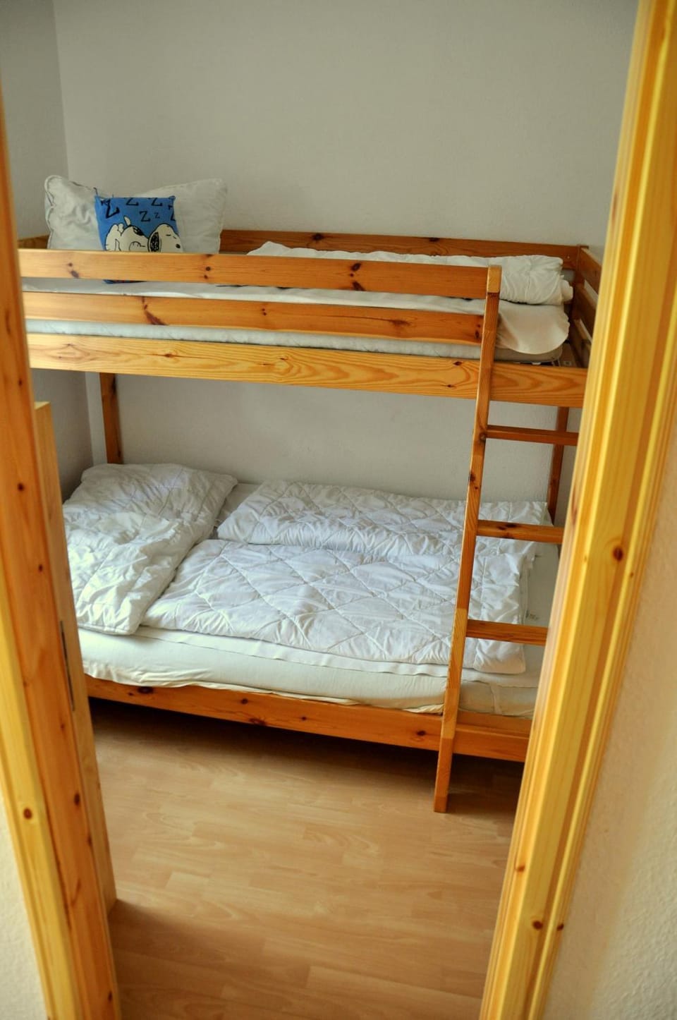 Bedroom, bunk bed