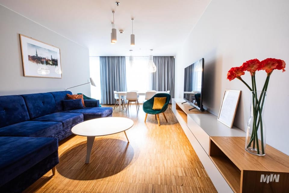 TV and multimedia, Living room, Seating area, Dining area, City view, internet, air conditioner
