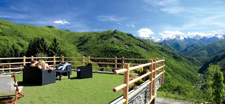 Staff, Spring, Day, Night, Winter, Summer, Garden, Garden, Autumn, Mountain view, Mountain view, Sunrise, Sunset, Family, Family