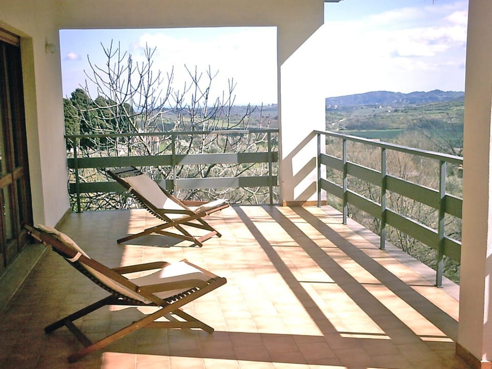 Property building, Balcony/Terrace, Mountain view