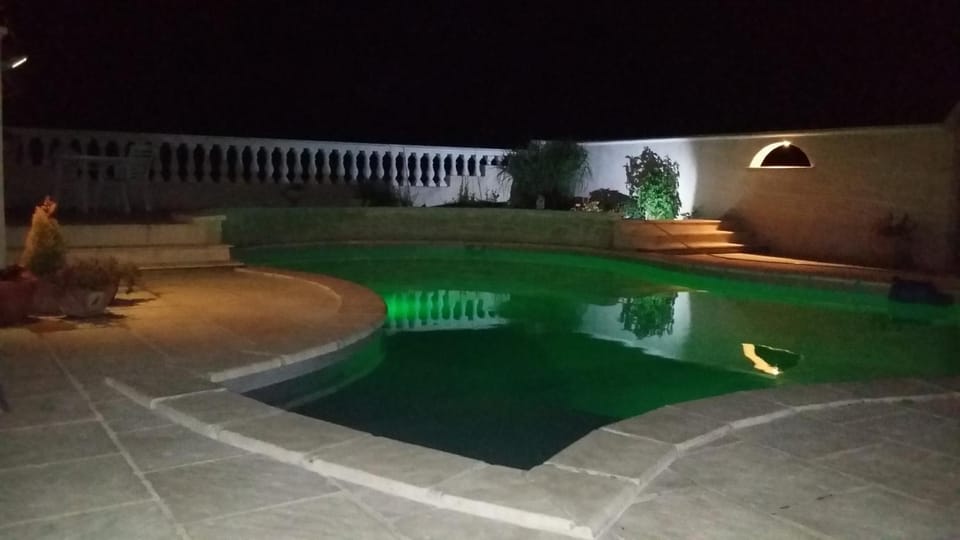 Swimming pool, Swimming pool