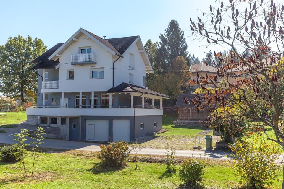 Property building, Facade/entrance, Off site