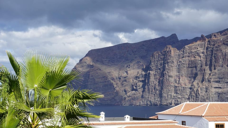 Mountain view, Sea view