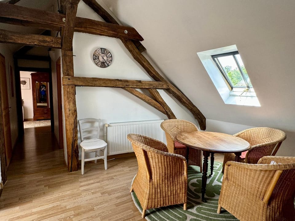 Property building, Seating area, Dining area, children, young children, Family
