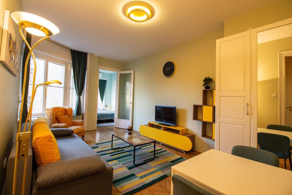 Communal lounge/ TV room, TV and multimedia, Living room, Seating area