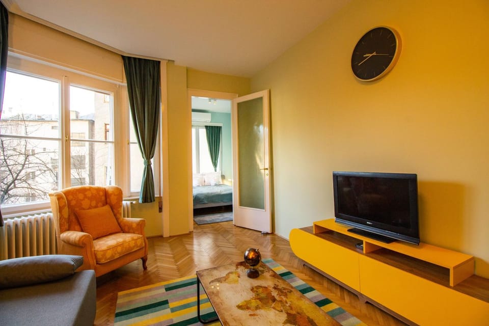 Communal lounge/ TV room, TV and multimedia, Living room