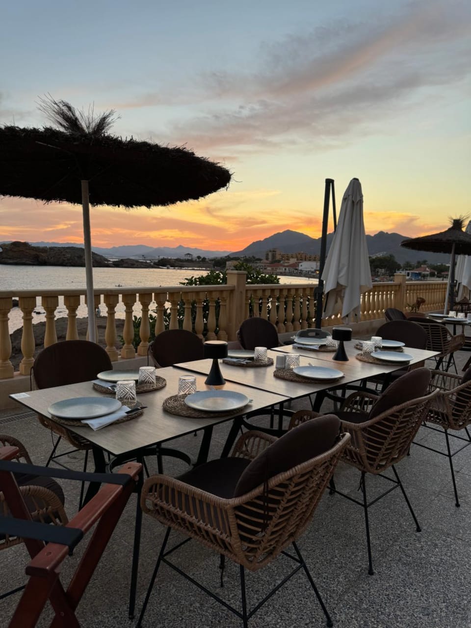 Restaurant/places to eat, View (from property/room), Banquet/Function facilities, Dining area, Sea view