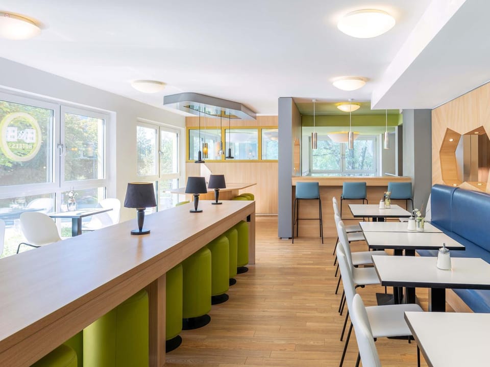 Lounge or bar, Breakfast