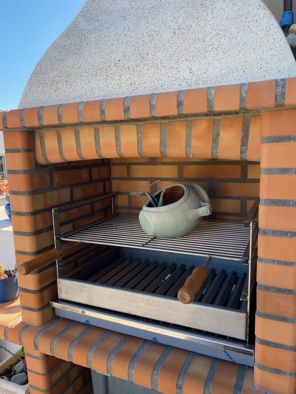 BBQ facilities, Kitchen or kitchenette