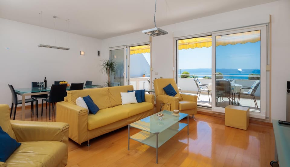 Balcony/Terrace, Living room, Dining area
