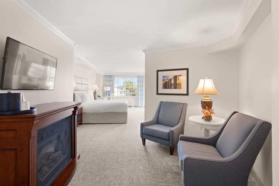 Seating area, Guests, furniture