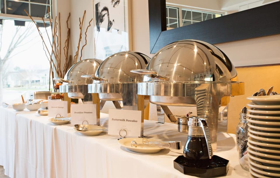 Restaurant/places to eat, Coffee/tea facilities, Food, Breakfast, Buffet breakfast