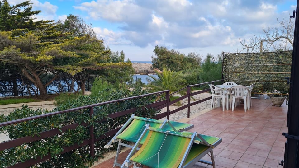 View (from property/room), Balcony/Terrace, Garden view