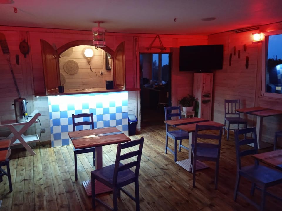 Communal lounge/ TV room, Evening entertainment