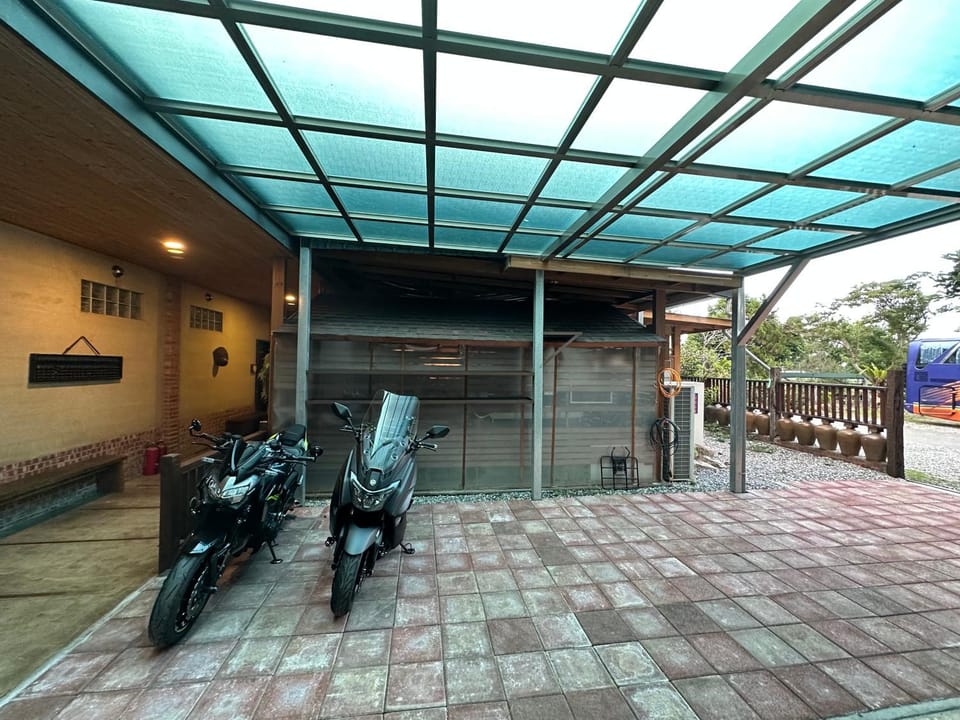 Balcony/Terrace, Parking