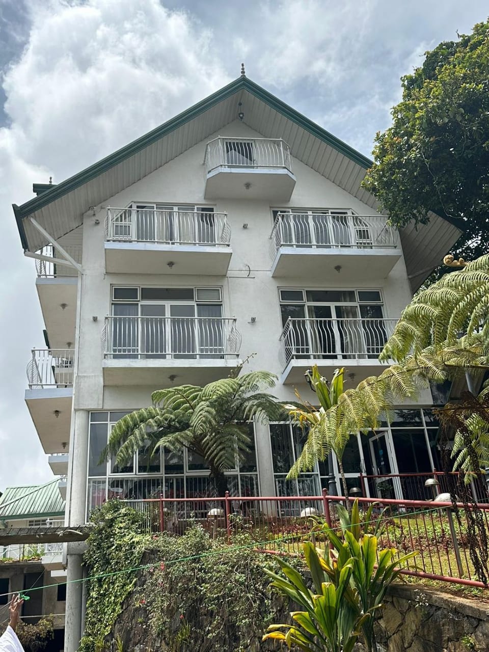 Misty Paradise of Lake Gregory Bed and Breakfast in Nuwara Eliya