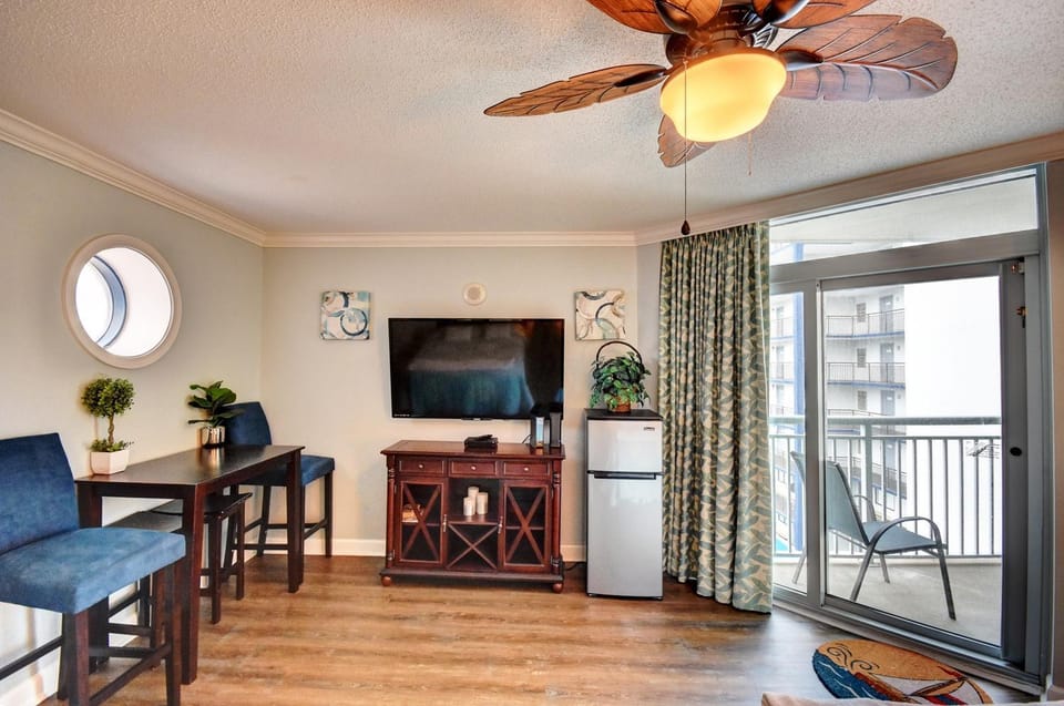 Grand Atlantic Resort 601 Eff Condo Apartment in Myrtle Beach