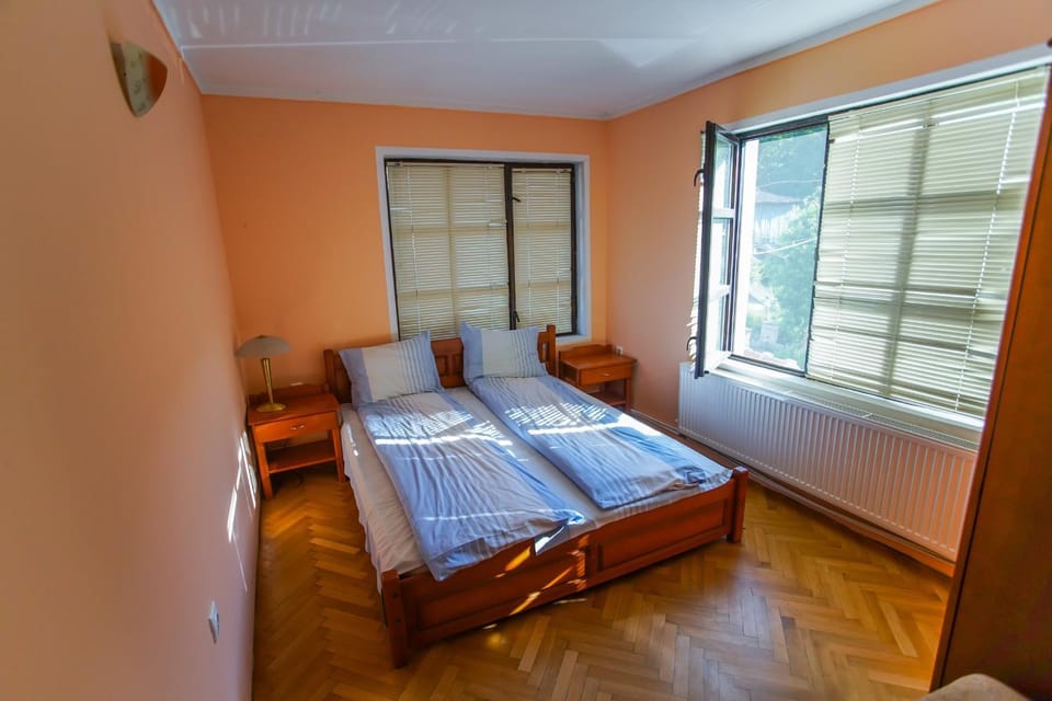 Bed, Photo of the whole room
