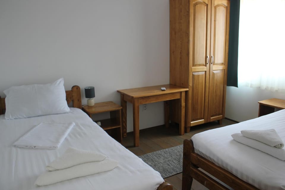 Cerdacul cu Stuf Bed and Breakfast in Romania