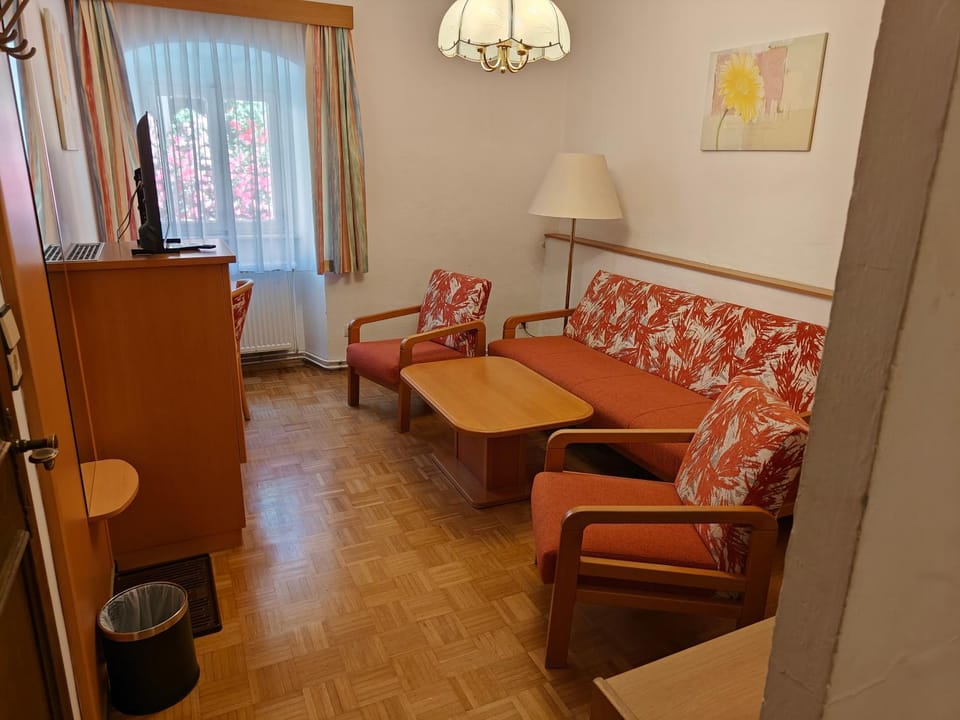 Gästehaus Einzinger Bed and Breakfast in Austria