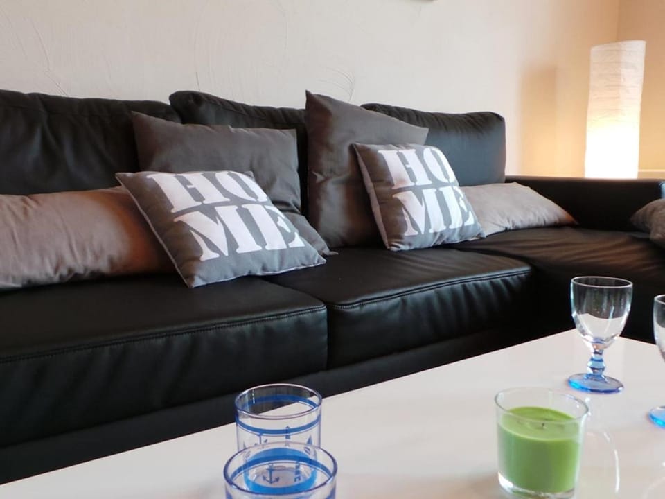 Maison lumineuse avec jardin clos, à 400m de la plage, pour 8 personnes, secteur calme - FR-1-224B-22 House in Pays de la Loire