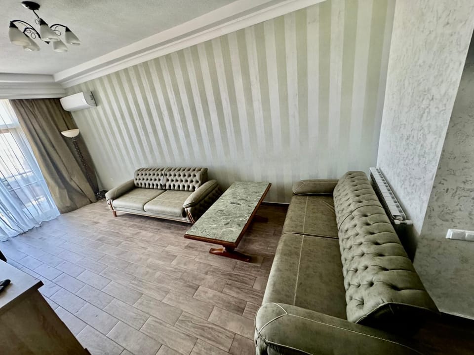 David APT 1A Apartment in Batumi